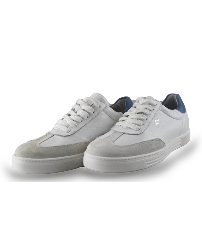 AQA Sneakers