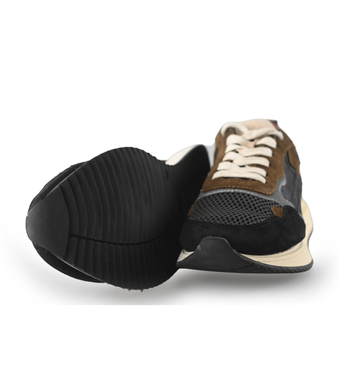 SUB55 Sneakers