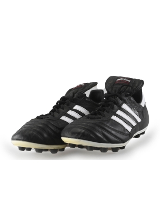 Adidas Voetbalschoenen Zwart 263465
 Maat 45
 