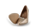 La Strada Pumps