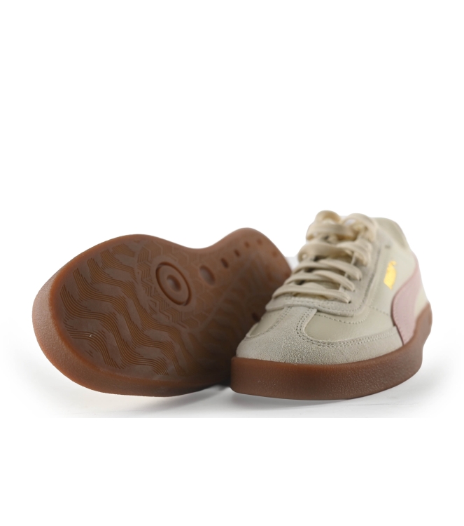 Puma Sneakers
