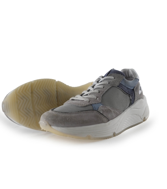 Giga Sneakers