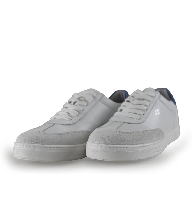 AQA Sneakers